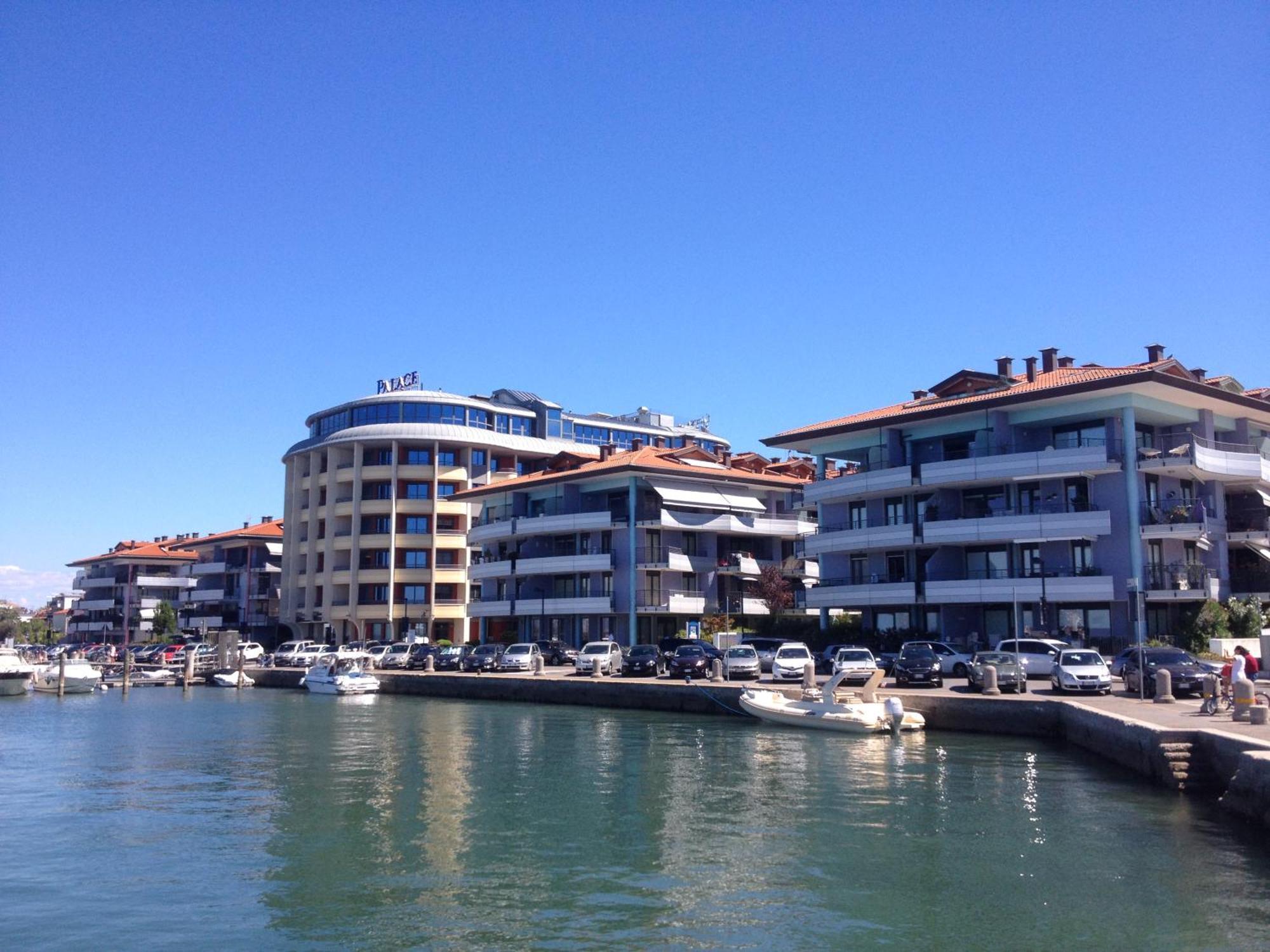 Costa Azzurra Apartment Градо Экстерьер фото